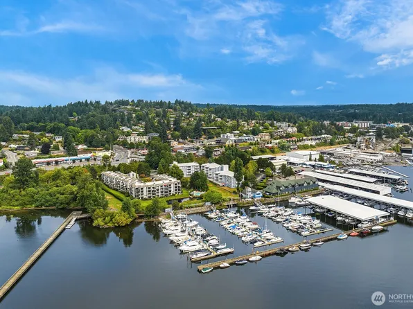 6121 NE 175th Street #A202, Kenmore, WA 98028