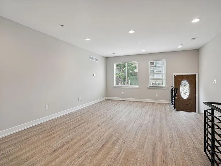 2612 Annin St #1 — Photo 3