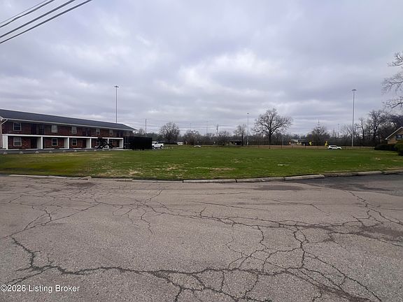 4th image of 1700 Sanders Ln