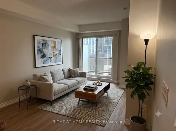 385 Prince Of Wales Dr #401, Mississauga, ON L5B 0C6