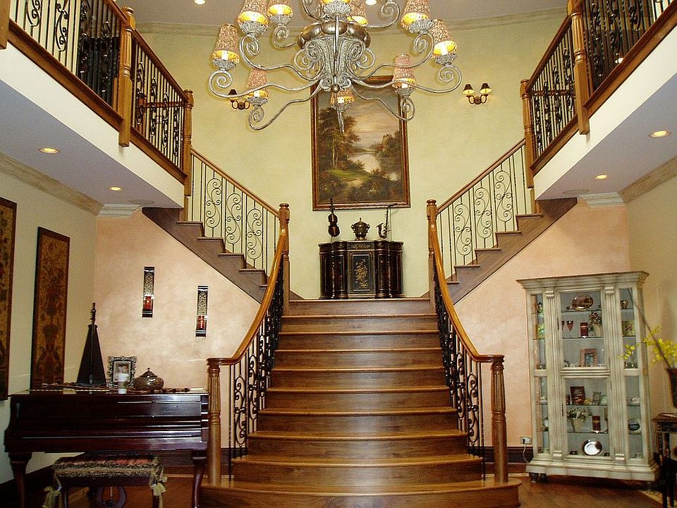 Magnificent entry