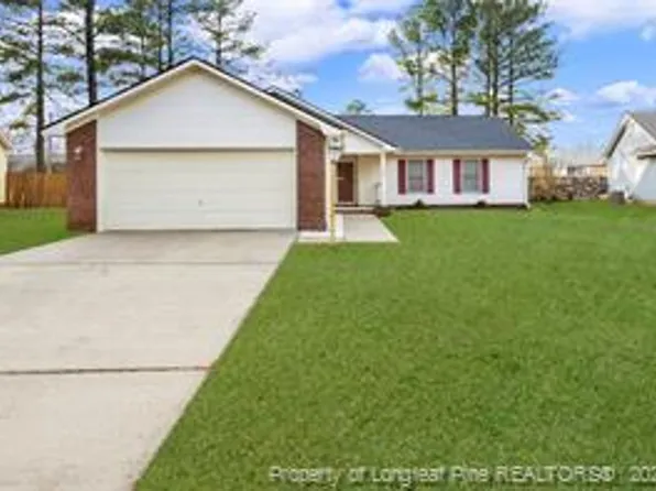 5028 Shimmer Dr, Fayetteville, NC 28304