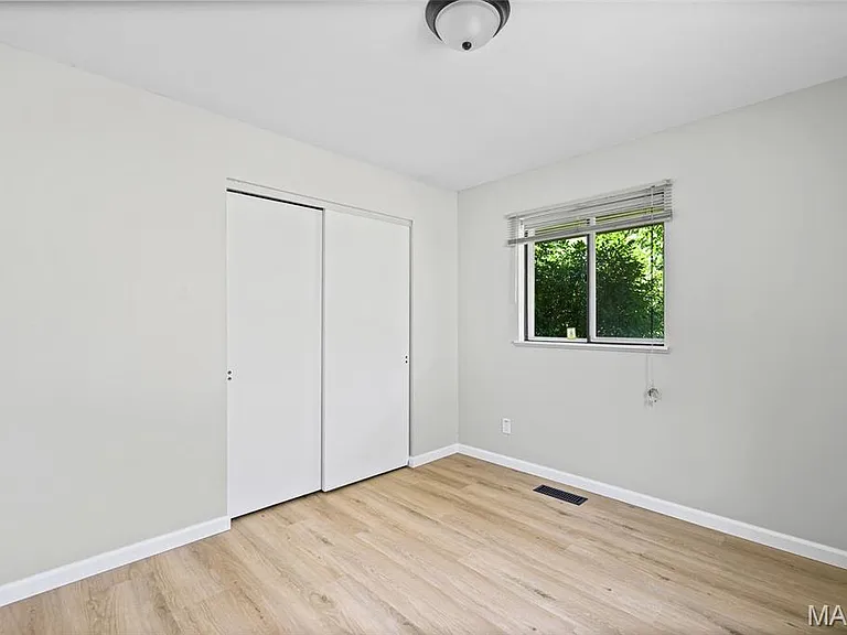 404 Spring Meadows Dr — Photo 24