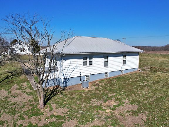 2nd image of 2919 Feather Trail Rd