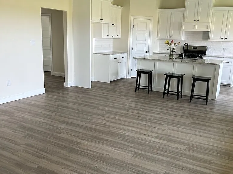 2338 Old Ironsides Rd — Photo 6