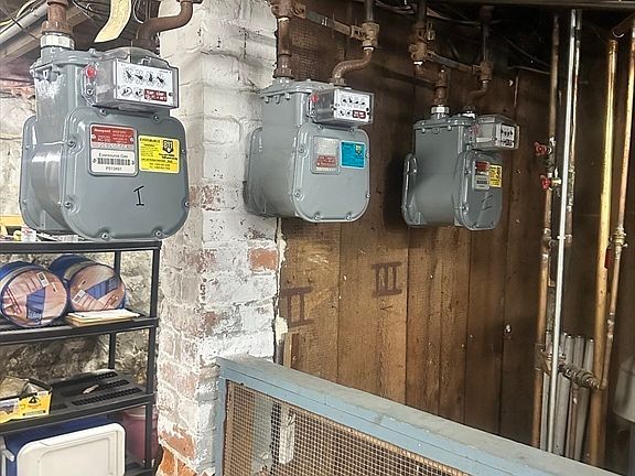 3rd image of 73 Linden St