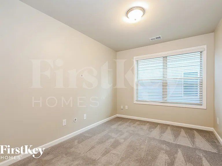 3628 Moon Crest Dr — Photo 11