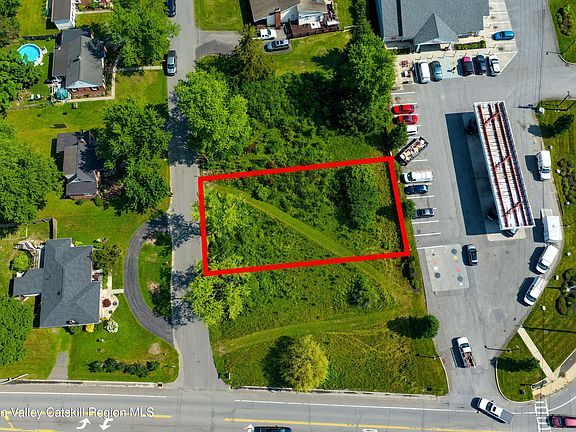 4th image of 10 Warren Avenue