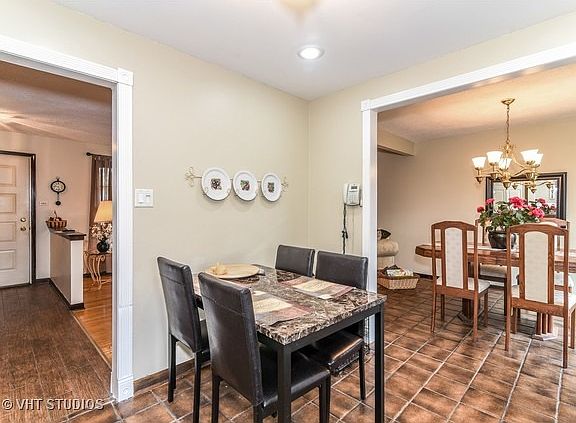 5th image of 10613 S Lori Ln
