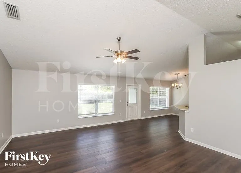 826 Tedder Rd SE — Photo 4