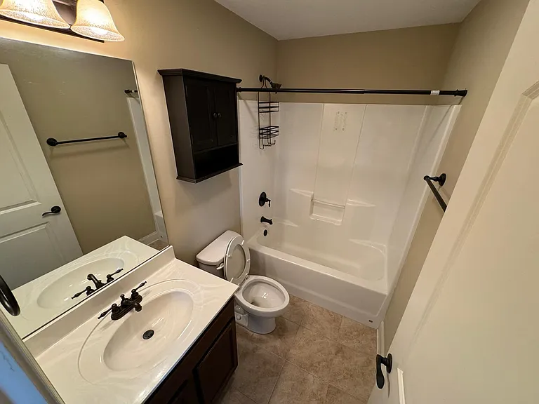 610 Grays Pointe Ct — Photo 27