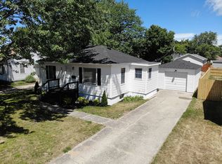 1527 Grant Ave, Grand Haven, MI 49417