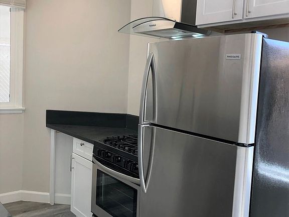 4th image of 1837 N Gramercy Pl APT 1
