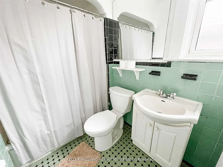 98 Woodycrest Ave #UPPER — Photo 14