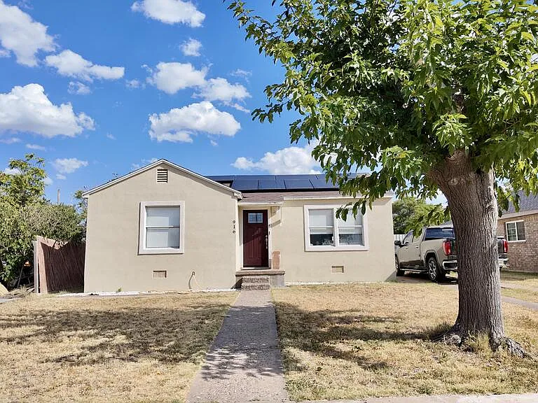 916 Patton Dr — Photo 2
