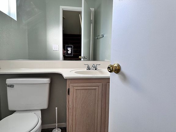 5th image of 925 Allure Dr