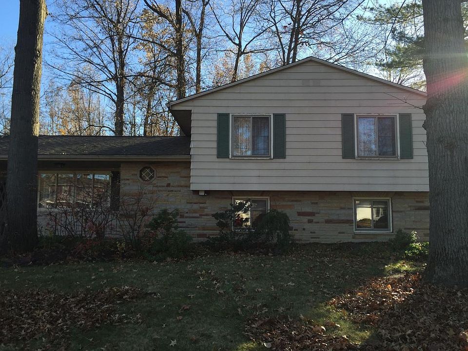 2nd image of 4973 Hollyview Dr
