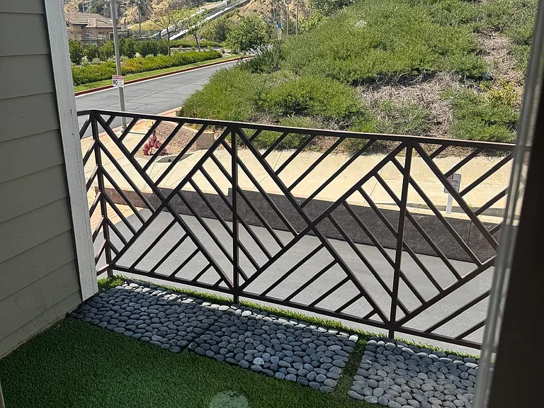 LIVING ROOM BALCONY WITH VIEWS