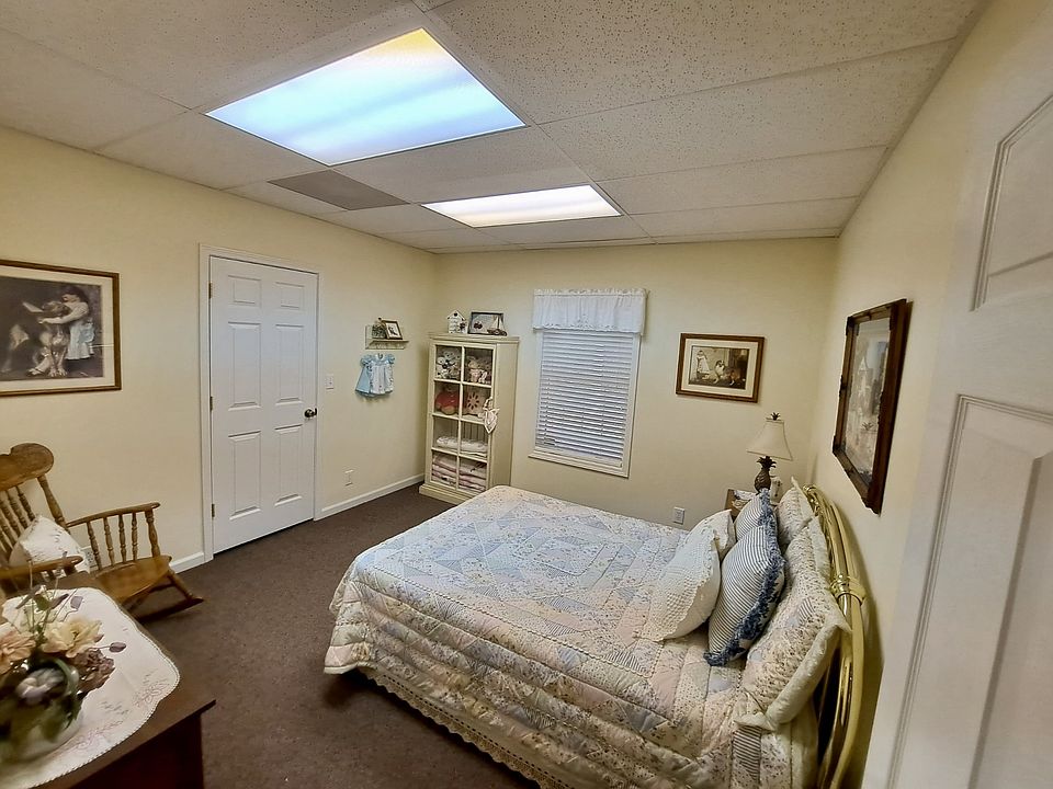 34th image of 498 Dearman St
