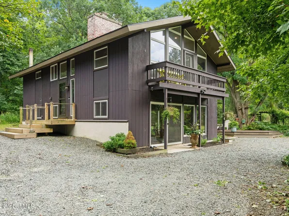2 Mara Drive, Rensselaer, NY 12144