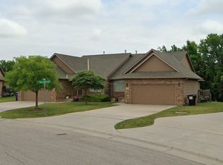 413 E Aaron Dr, Andover, KS 67002