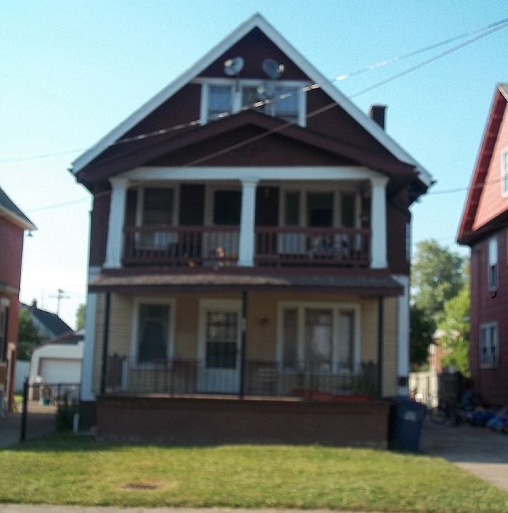 1st image of 204 Ladner Ave