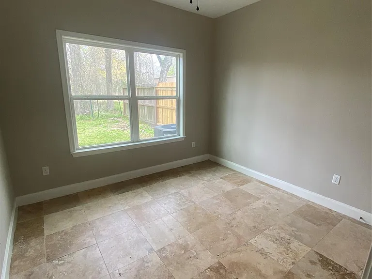 307 Covecrest Dr #B — Photo 7