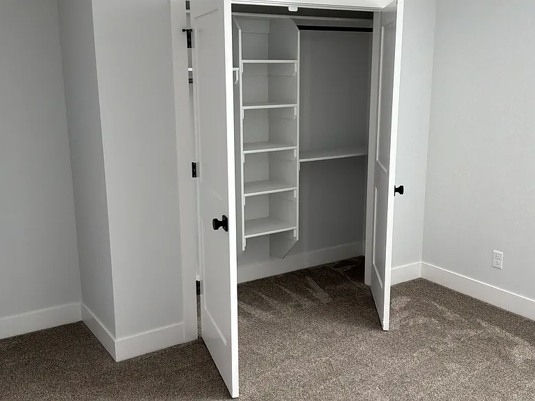 300 Dc Ln #300B — Photo 7