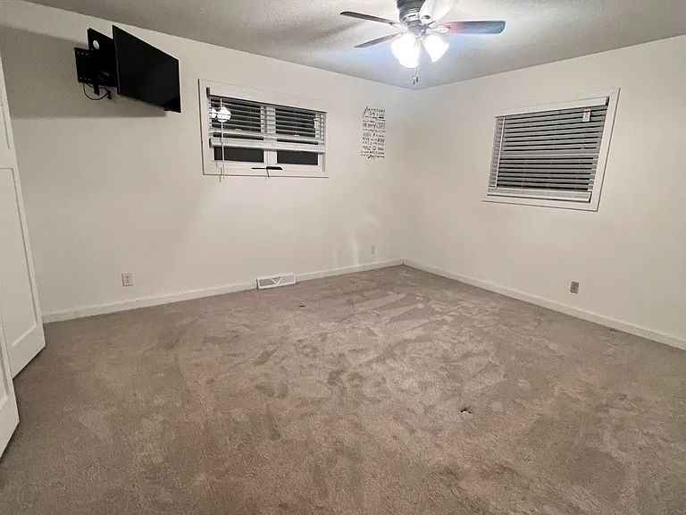 510 Pleasant St W — Photo 7