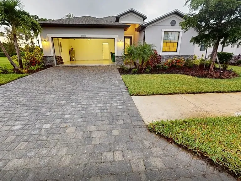 15888 Honey Suckle St — Photo 4