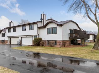 8501 S Maplebrook Cir, Brooklyn Park, MN 55445