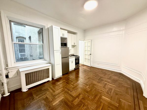 220 E 36th St APT B4