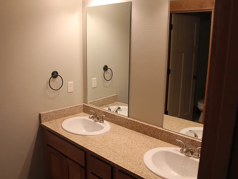 3689 Pipestone St — Photo 12