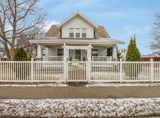 218 19th Ave, Moline, IL 61265