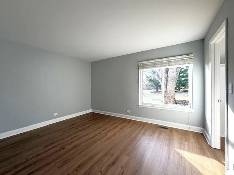 346 Danbury Dr — Photo 13