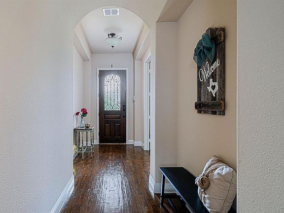 5th image of 601 Forest Hill Dr