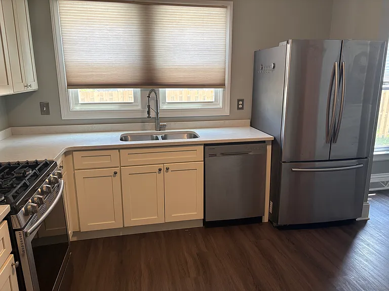 251 Pleasant Ave — Photo 13