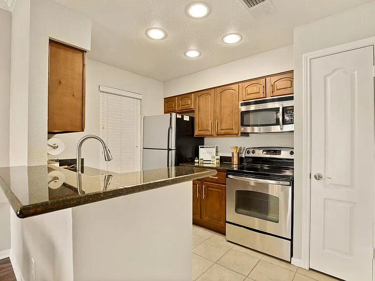 6000 Shepherd Mountain Cv #511 — Photo 9