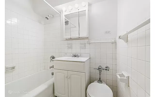 Rented by Douglas Elliman | media 14