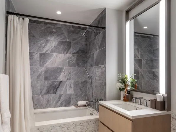 500 West 45th Street 526 image 3 of 9