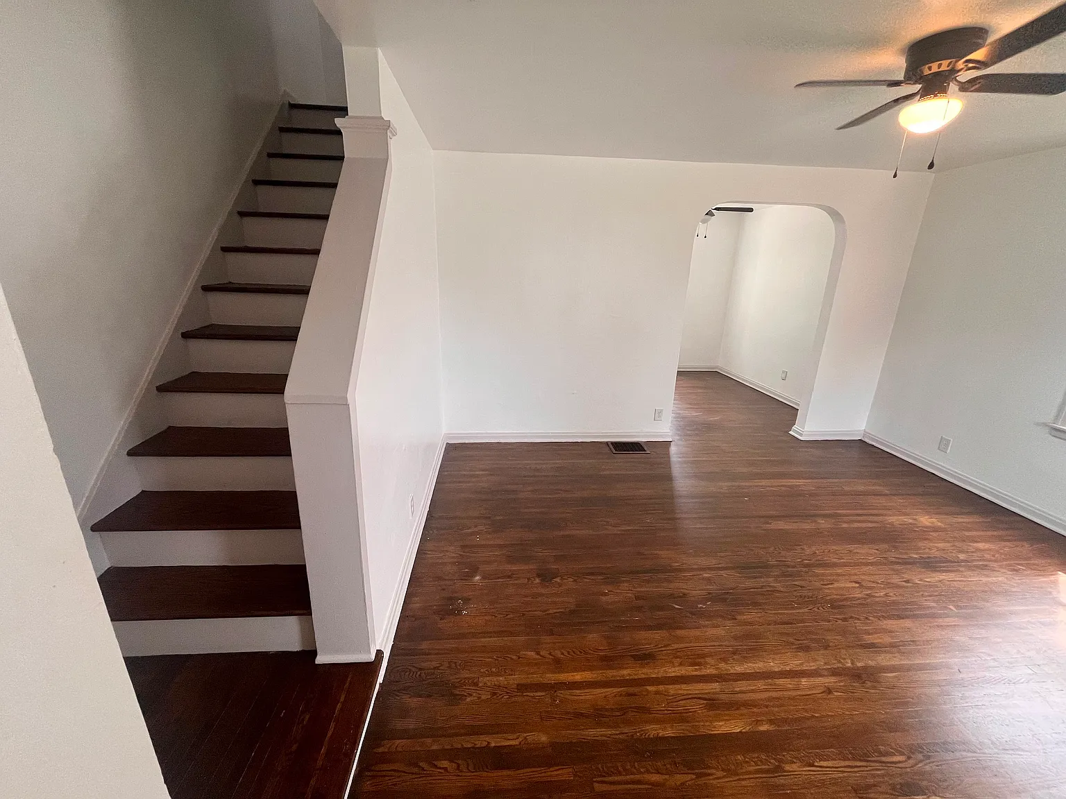 2 bed, 860 sqft, $1,050 — Photo 3