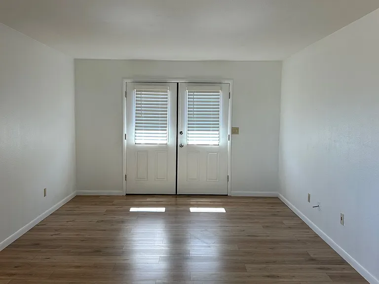180 Bradshaw Dr #15 — Photo 4