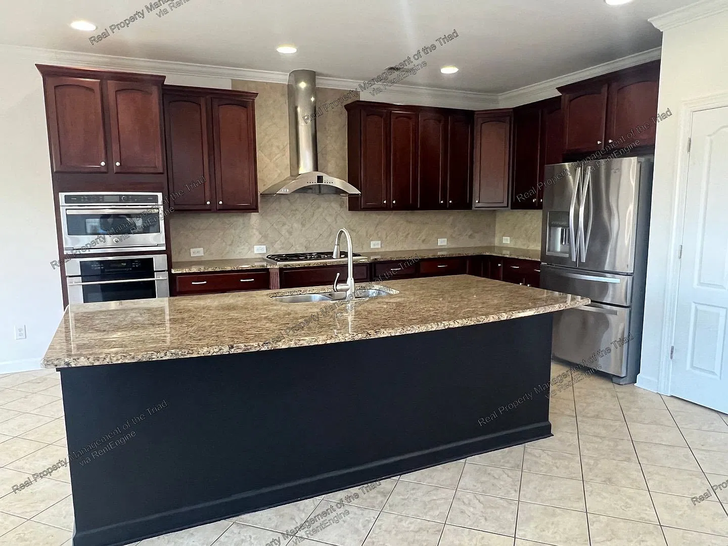 5 bed, 3.0 bath, 4443 sqft, $2,975 — Photo 4