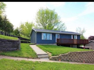 1715 Ruby St, Sioux City, IA 51103