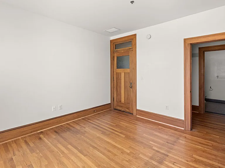 55 1/2 Haywood St #3B — Photo 15
