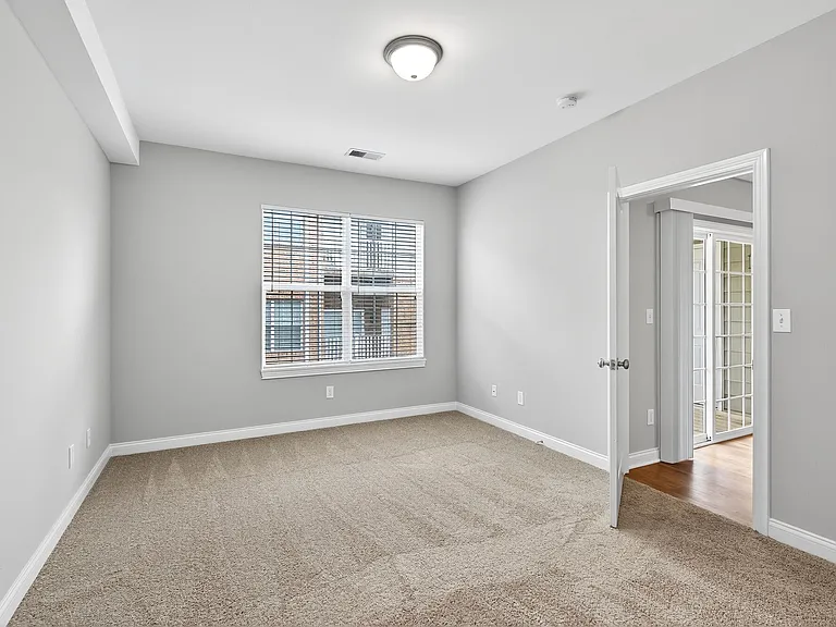 Palomar View Apartments — Photo 16
