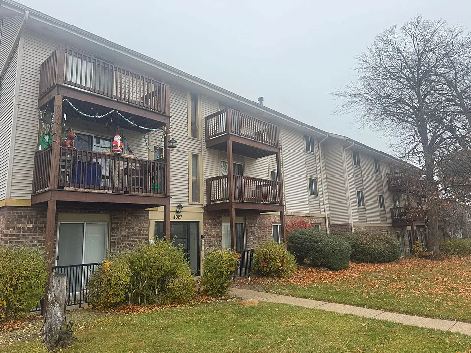 Lakeside Apartments