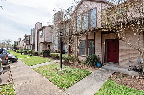 12400 Brookglade Cir Photo 1