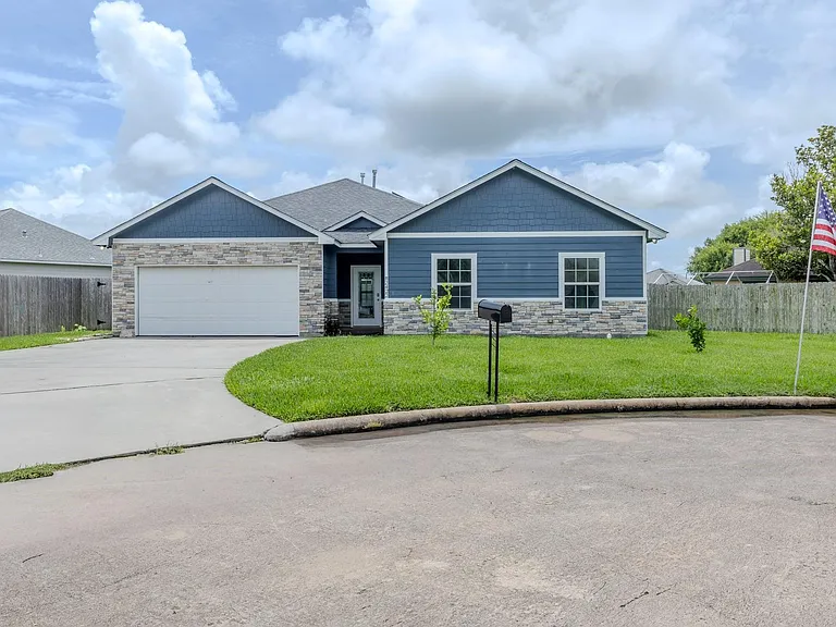 2422 Cardinal Dr — Photo 35