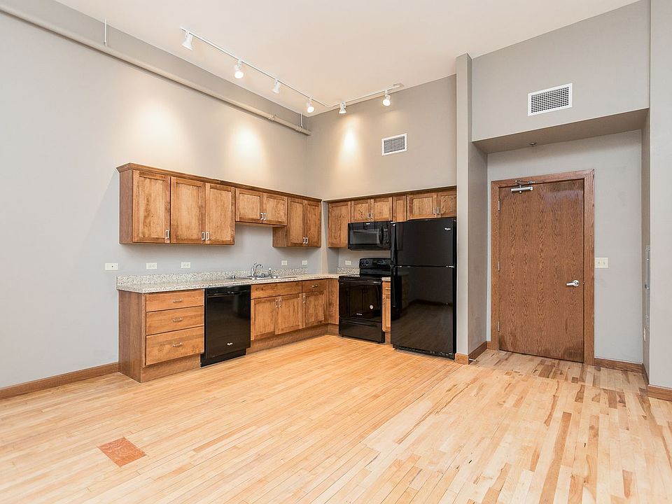 1st image of 346 2nd Ave SW #302